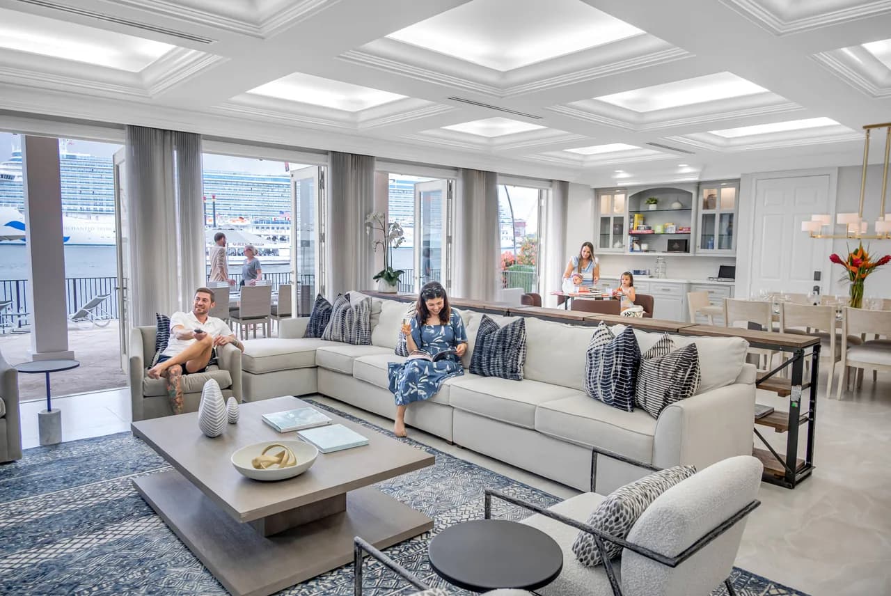 Million Dollar View Villa in Harbor Heights