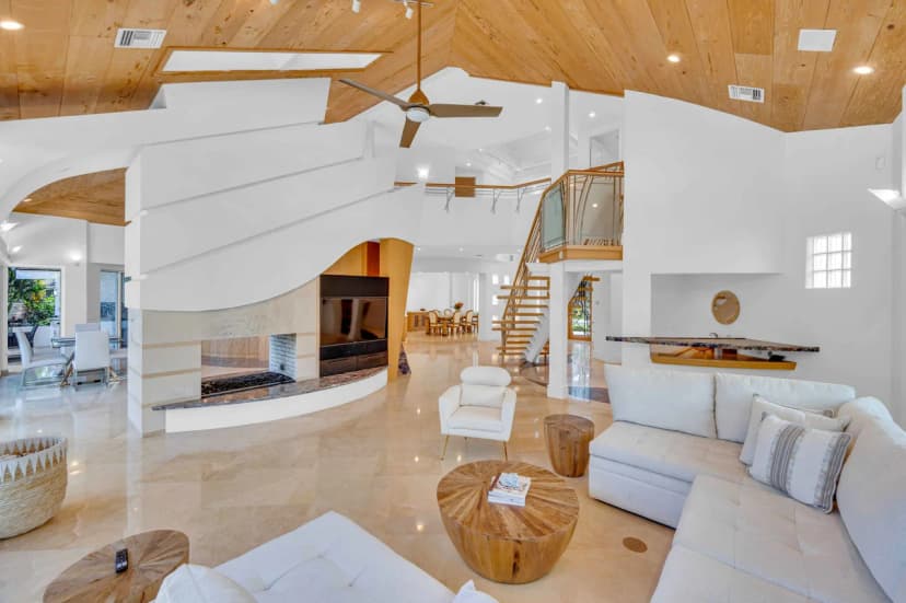 Architectural Masterpiece Villa in Fort Lauderdale