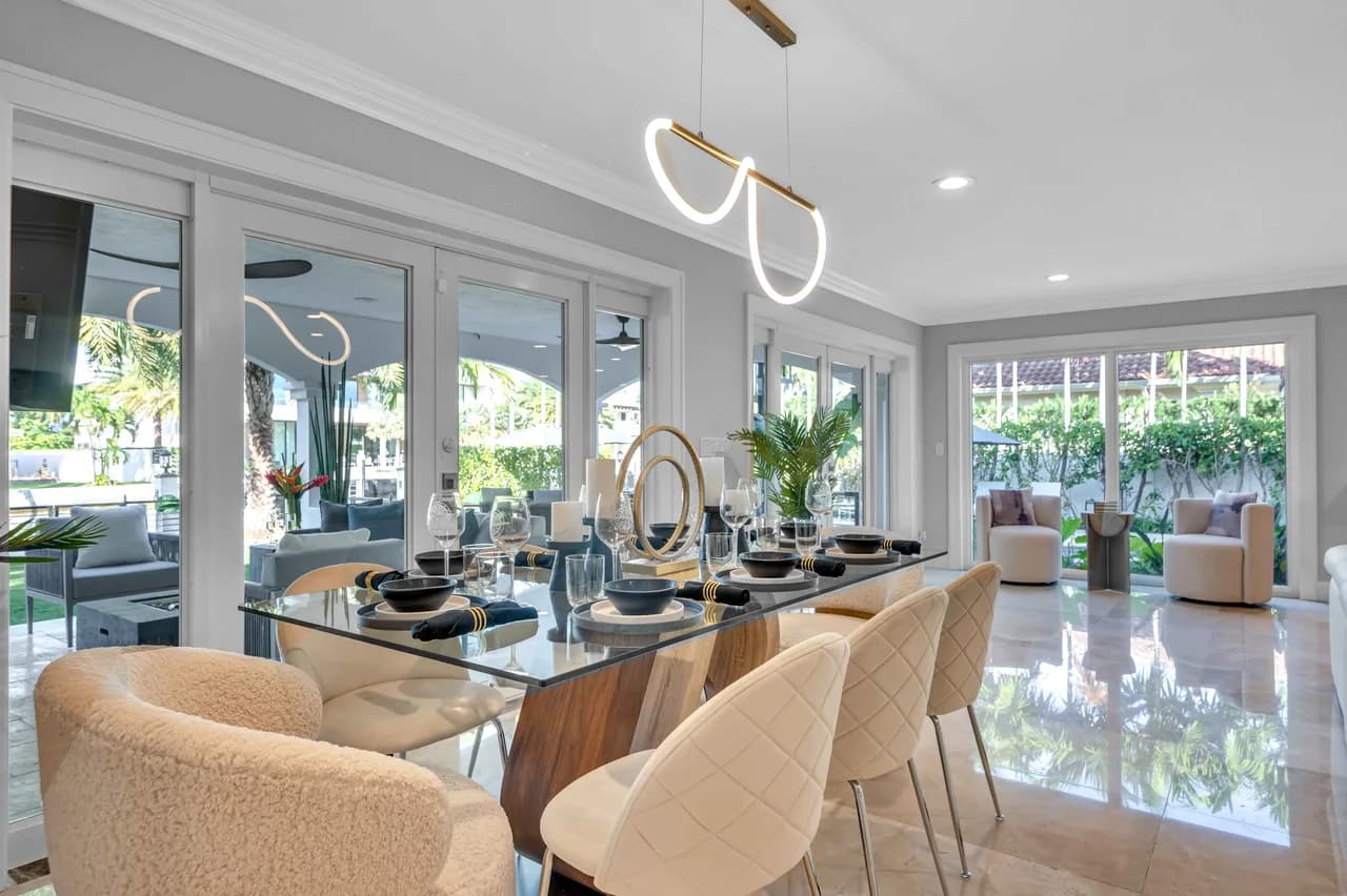 Waterfront Six Bedroom Villa in Nurmi Isles photo 3