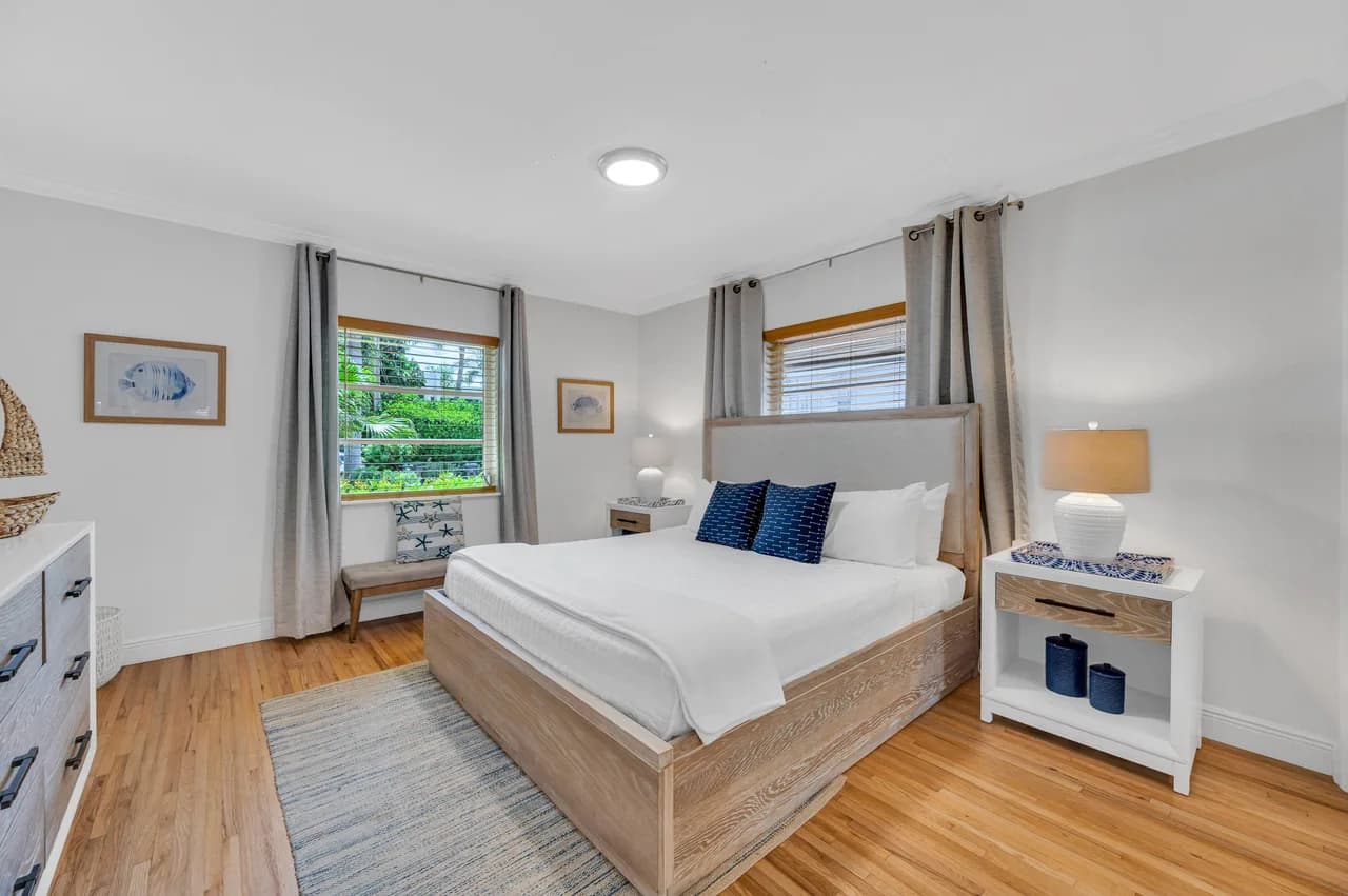 Heated Pool Cottage Steps from Beach in Fort Lauderdale photo 3
