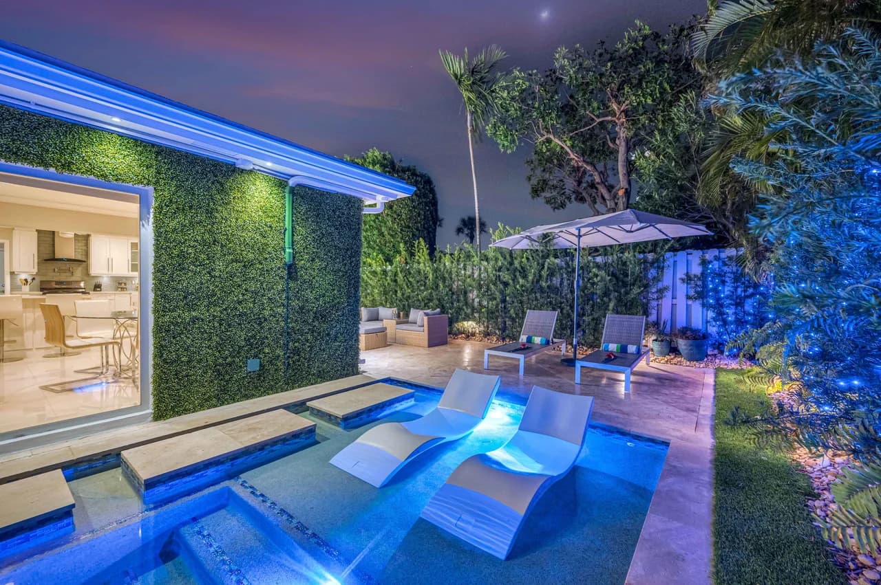 Heated Pool Villa Steps From Beach in Lauderdale-by-the-Sea photo 4