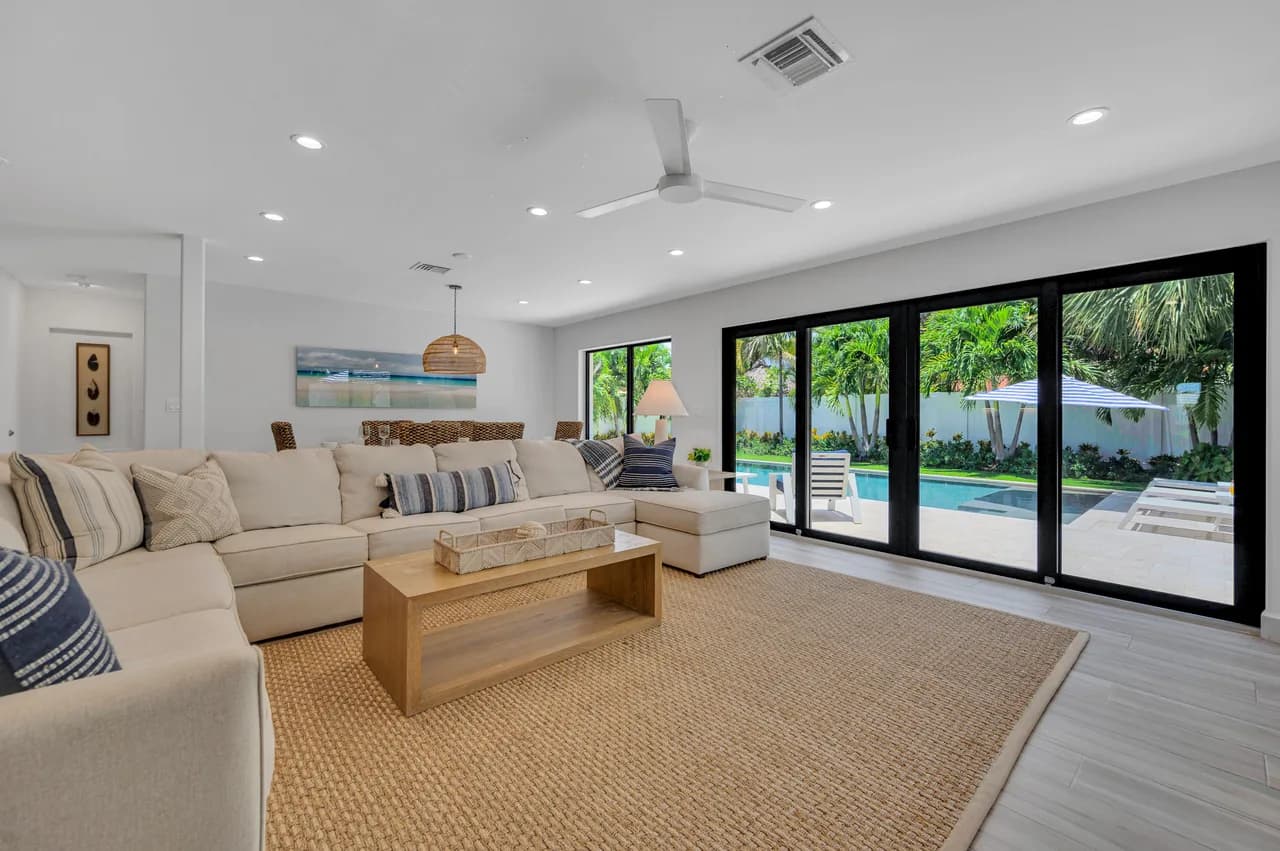 Coastal Style Villa in Harbor Heights Florida photo 2