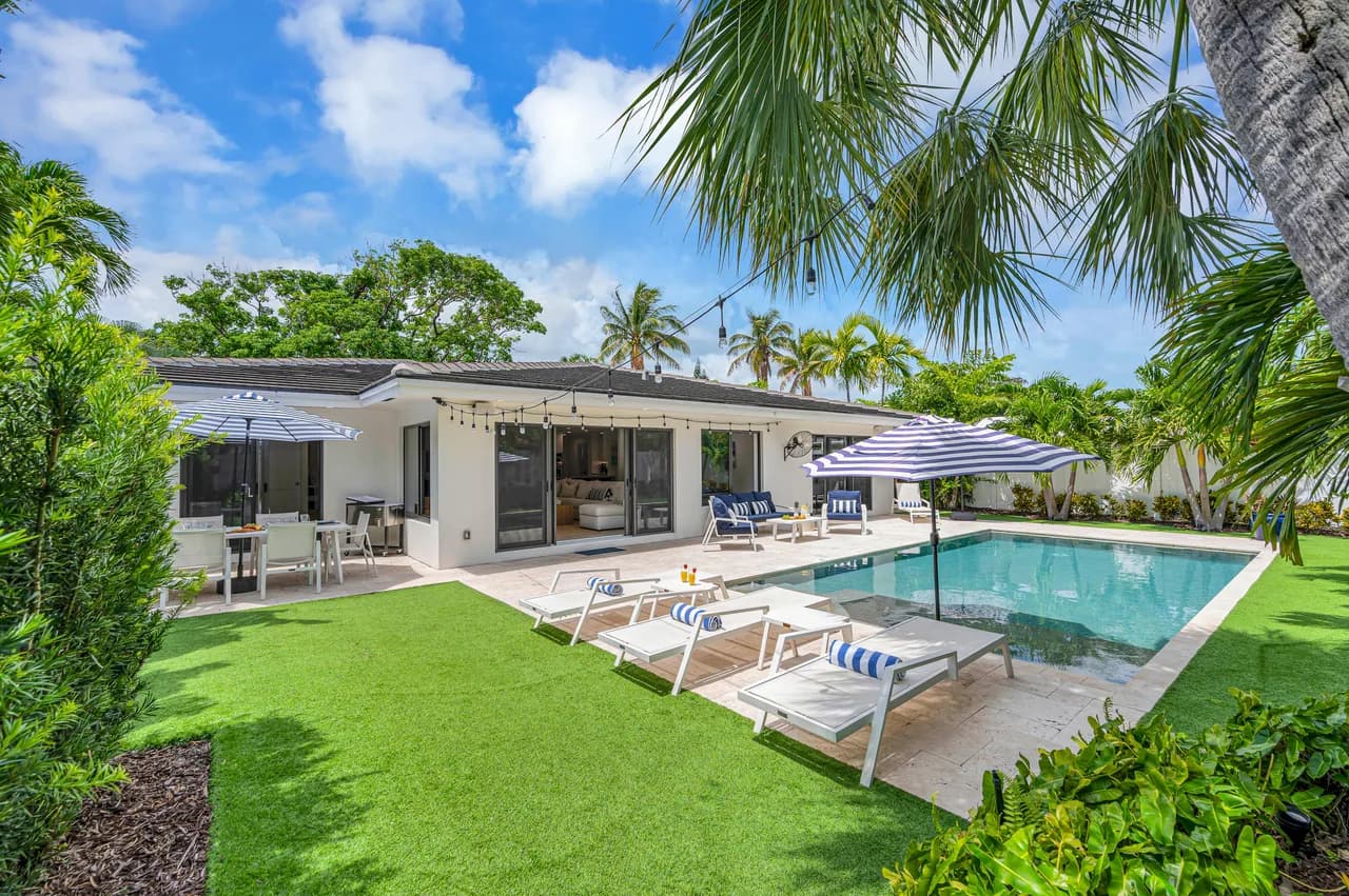 Coastal Style Villa in Harbor Heights Florida photo 4
