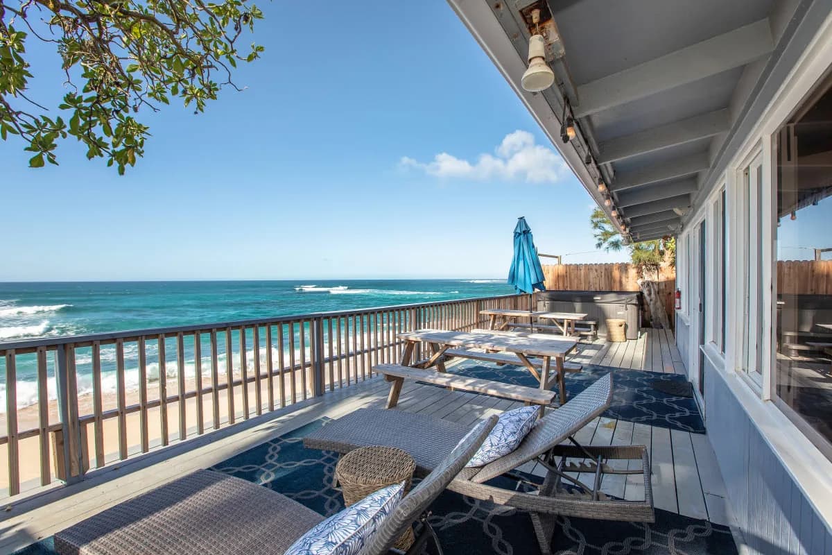 Oceanfront Three Bedroom Beach House in Haleiwa Hawaii photo 2