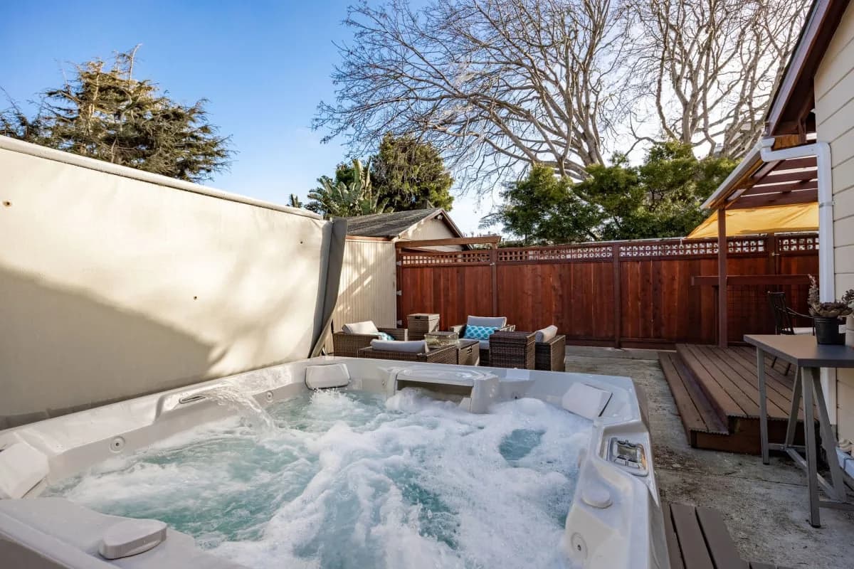 Charming Garden Cottage Steps to Old Town in Half Moon Bay photo 2