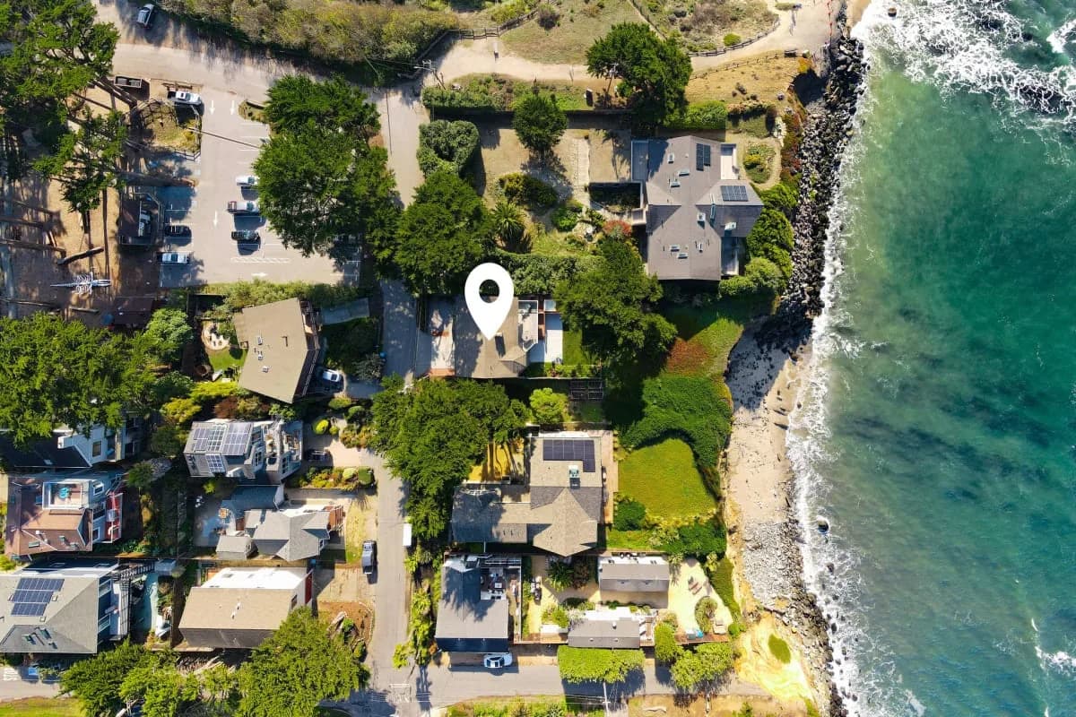 Oceanfront Four-Bedroom Villa in Moss Beach, California photo 2