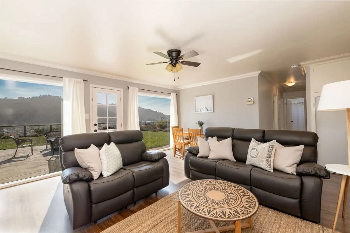Ocean View Three Bedroom Home in Pacifica California photo 2