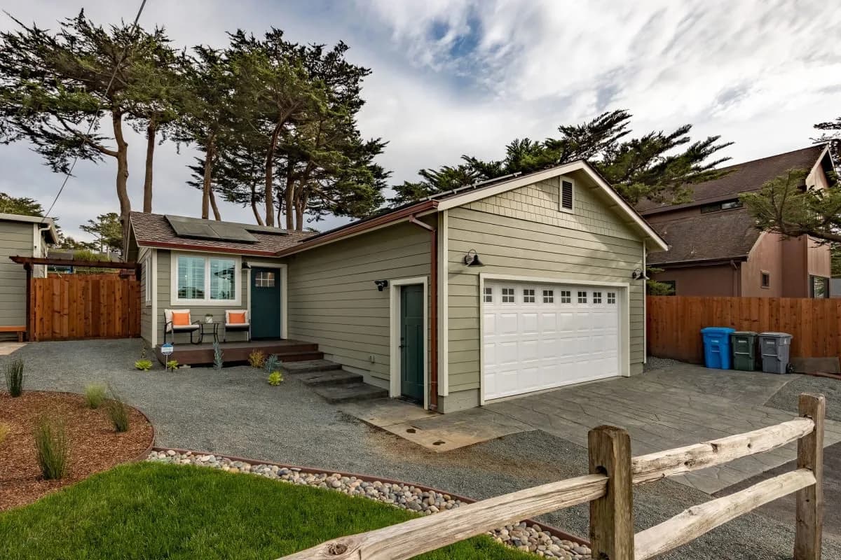 Beachfront One Bedroom Villa in Montara California photo 2