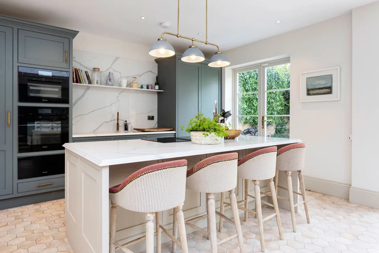 Elegant Terrace Four Bedroom Villa in Battersea