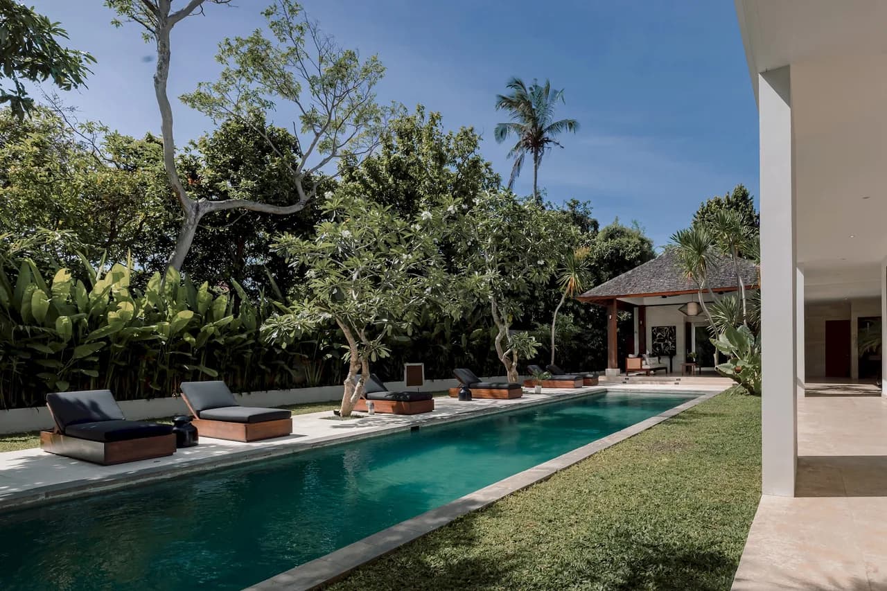 Garden Terrace Villa in Kerobokan Kelod photo 4