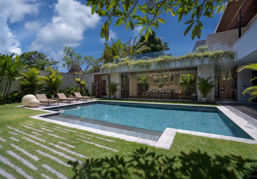 Garden View Five Bedroom Villa in Bali