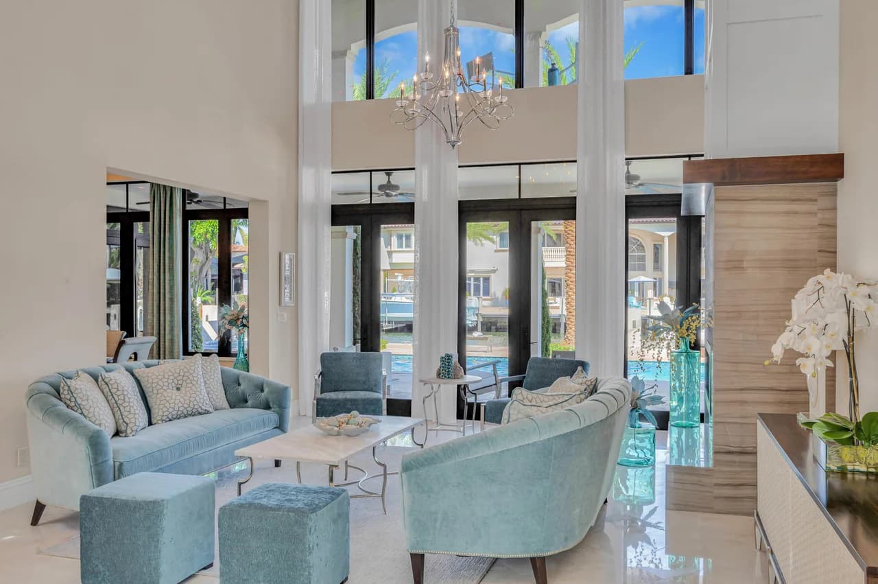Waterfront Heated Pool Villa in Fort Lauderdale