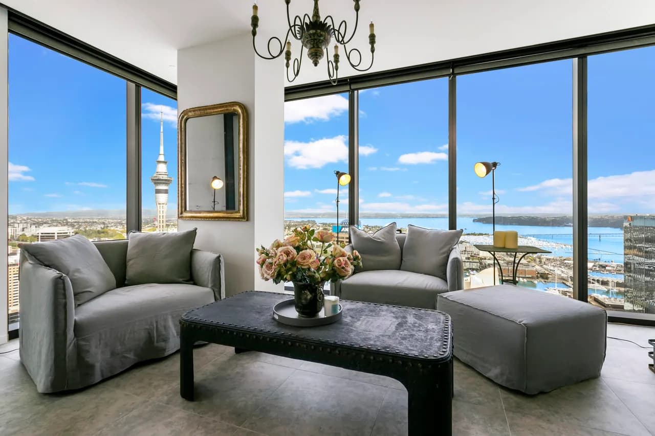 Sky-High Two Bedroom Penthouse in Auckland photo 4