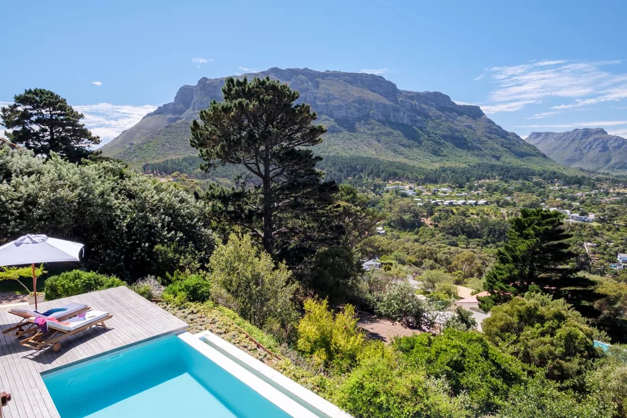 Eco-Friendly Mountain View Villa in Cape Town photo 4