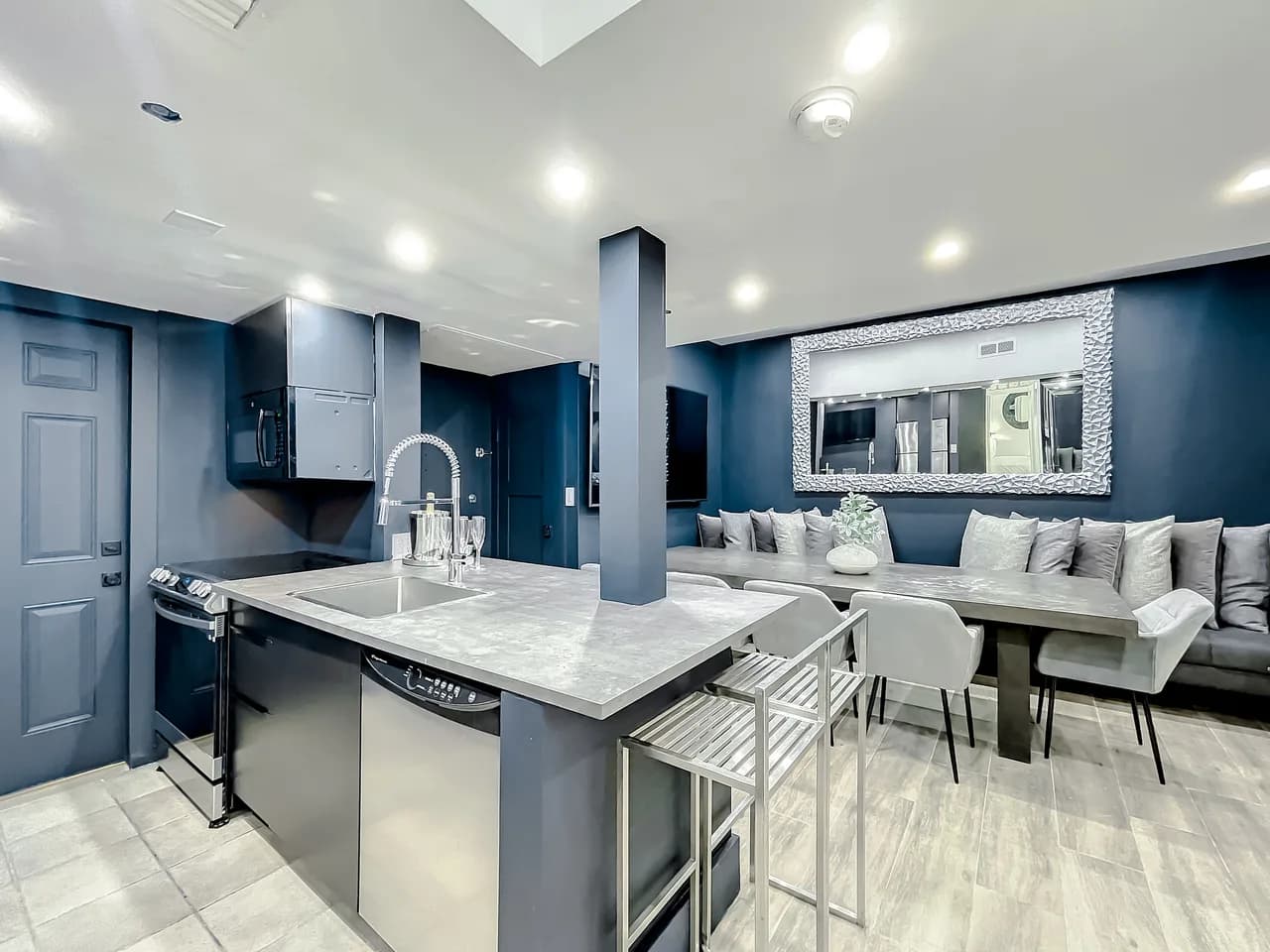 Elevator Seven Bedroom Villa in Miami Beach photo 5
