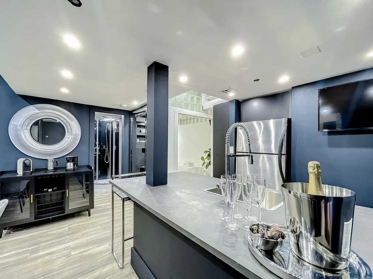 Oceanfront Three Bedroom Condo in Miami Beach photo 4