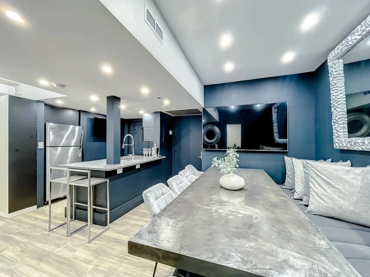 Oceanfront Three Bedroom Condo in Miami Beach photo 5