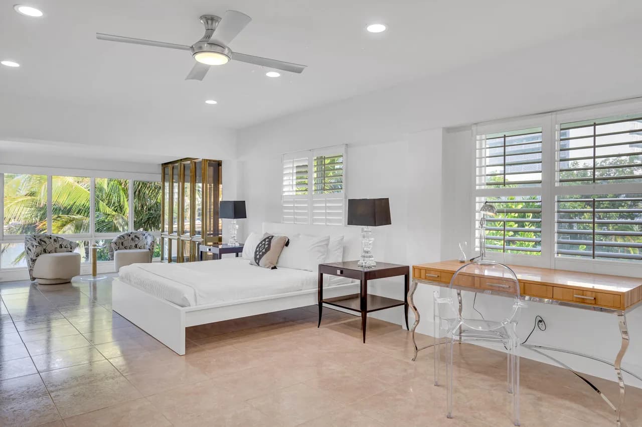 Waterfront Nine Bedroom Retreat in Harbor Heights, Florida photo 2
