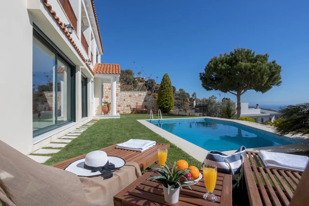 Terrace Four-Bedroom Villa in Rodia photo 3