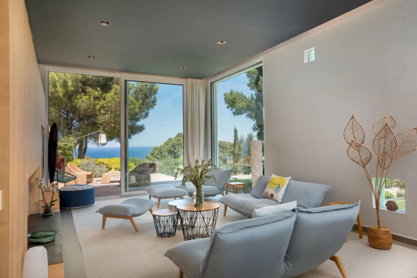 Modern Five Bedroom Villa in Begur