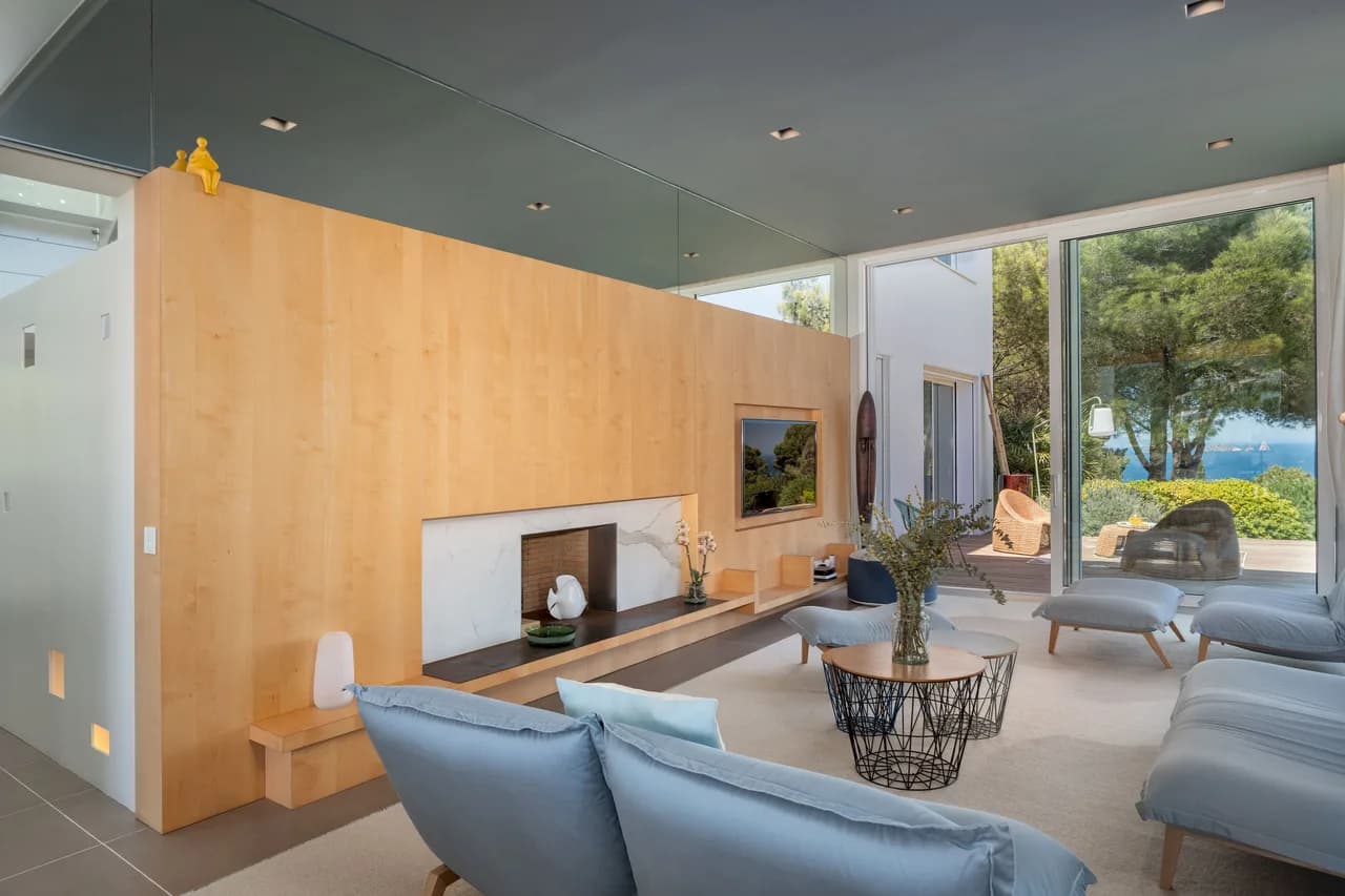 Modern Five Bedroom Villa in Begur photo 2