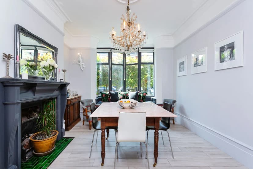 Tranquil Four Bedroom Villa in England