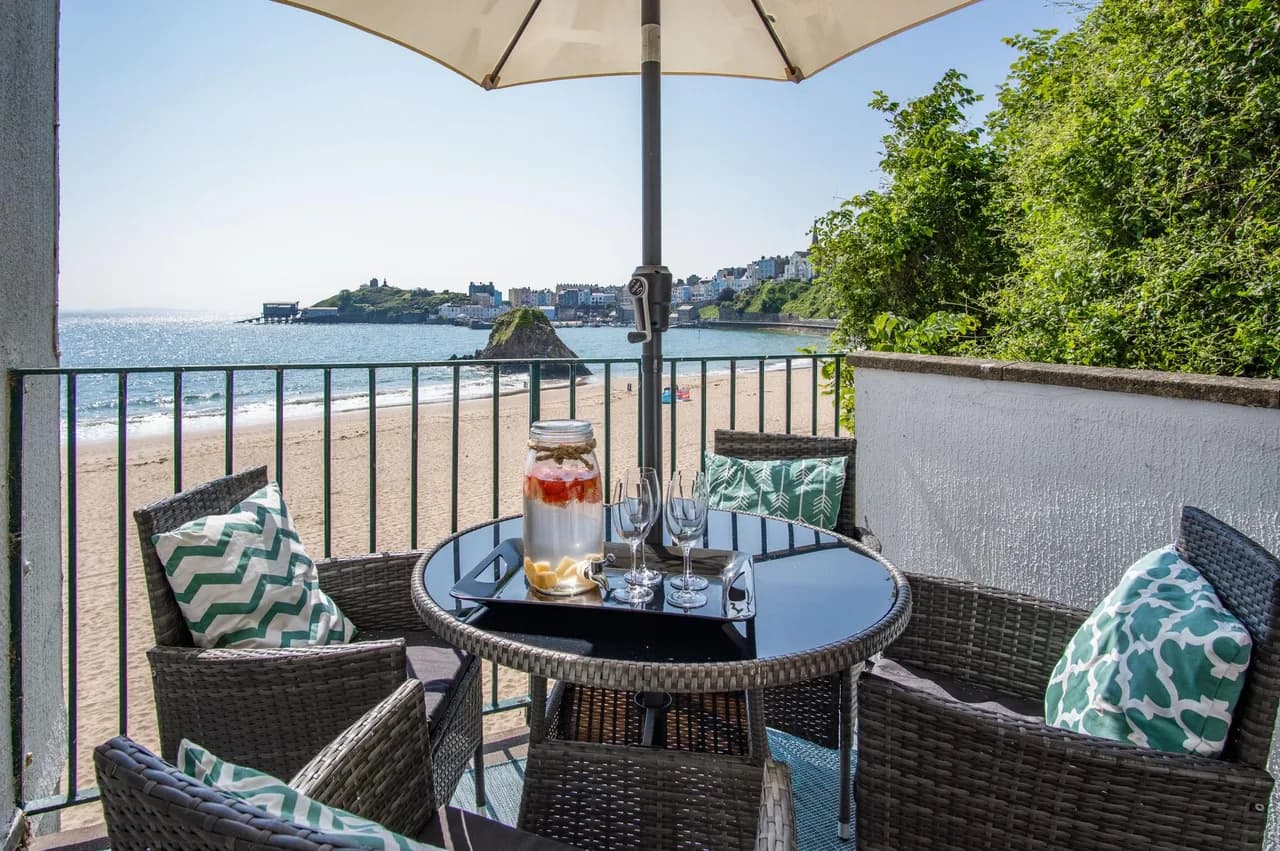 Seafront Balcony Apartment in Pembrokeshire Coast photo 3