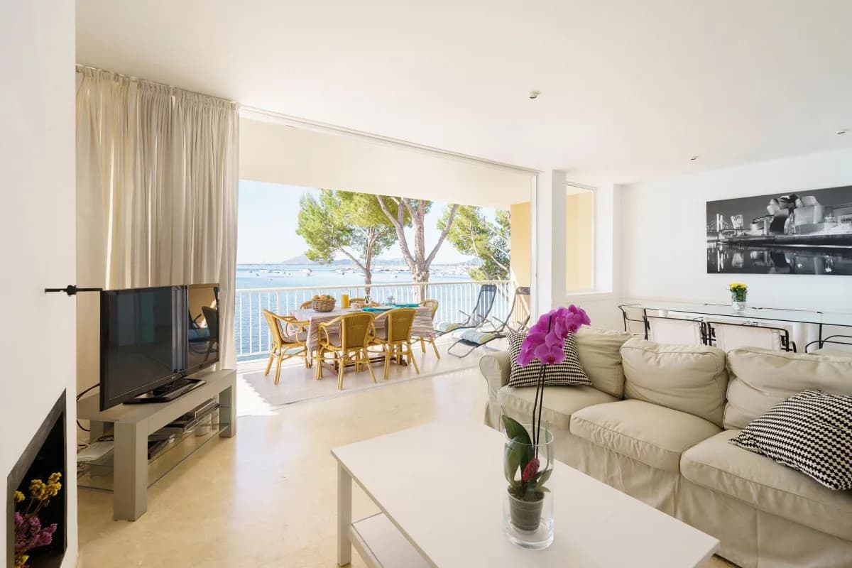 Terrace Three Bedroom Apartment in Pollenca photo 3