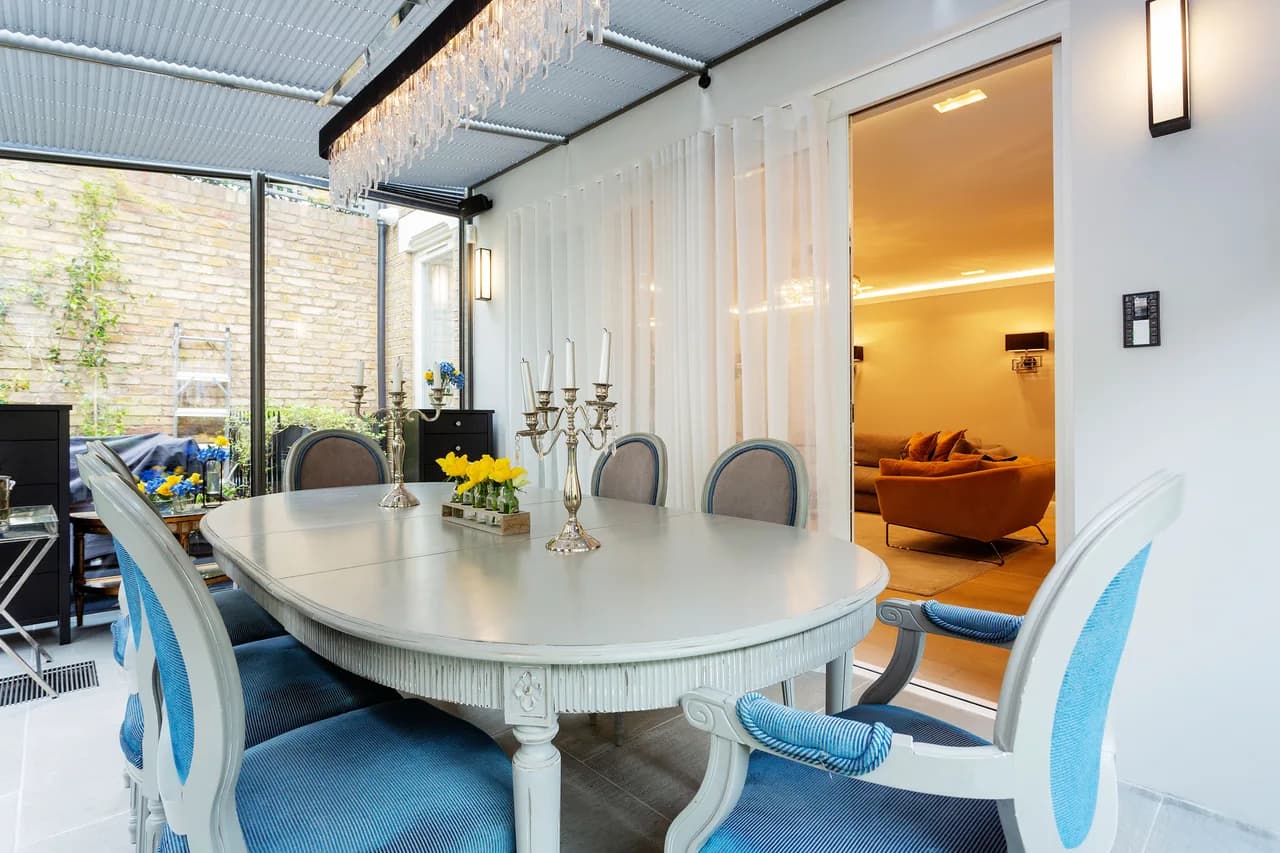Elegant Five Bedroom Villa in Brompton photo 4