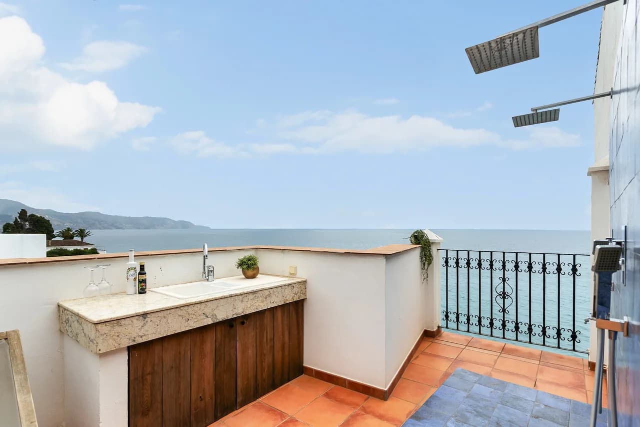 Coastal View Four Bedroom Villa in Nerja photo 4