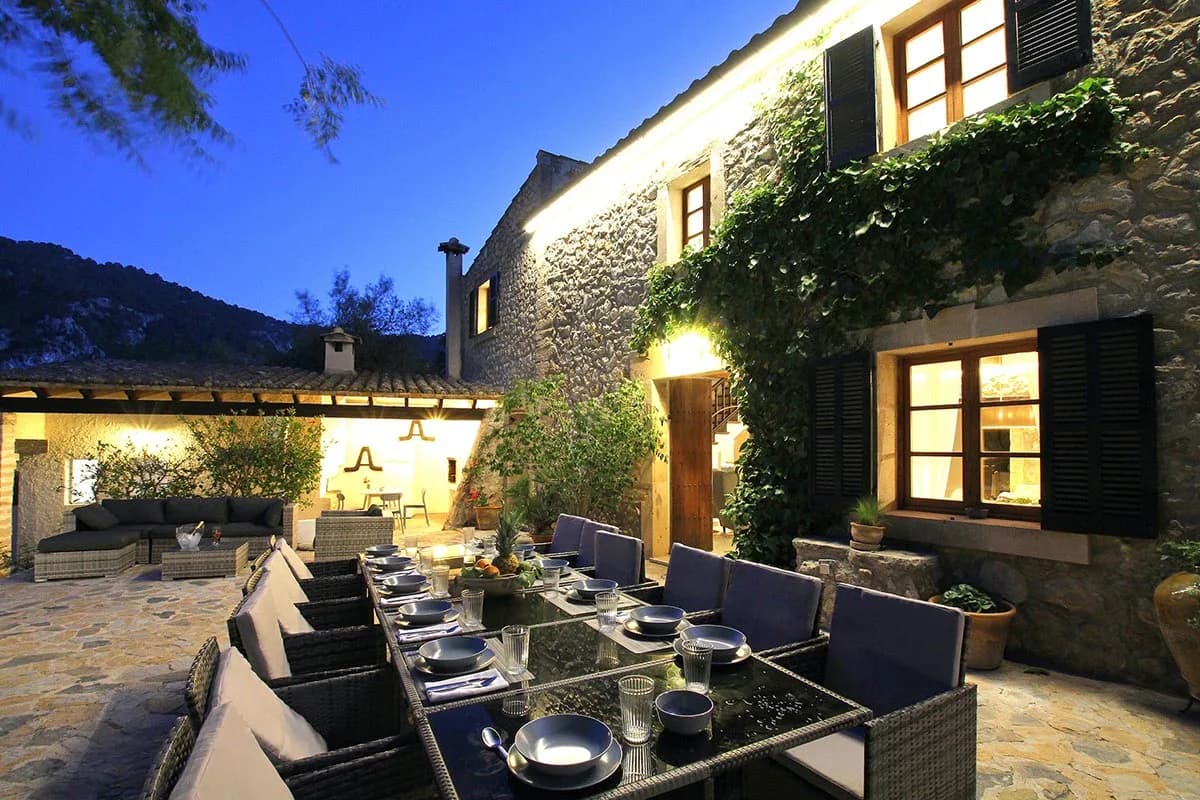 Elegant Six Bedroom Finca in Pollenca Mallorca Spain photo 3