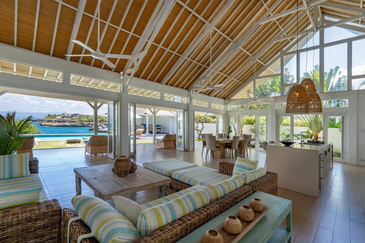 Garden-Facing Four Bedroom Villa in Lembongan photo 4