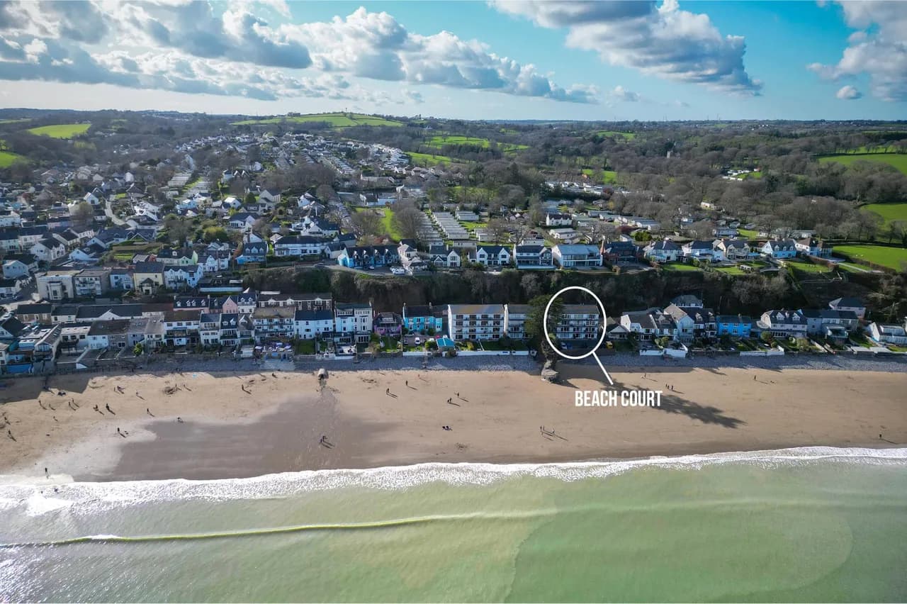 Ocean View Two Bedroom Apartment in Saundersfoot