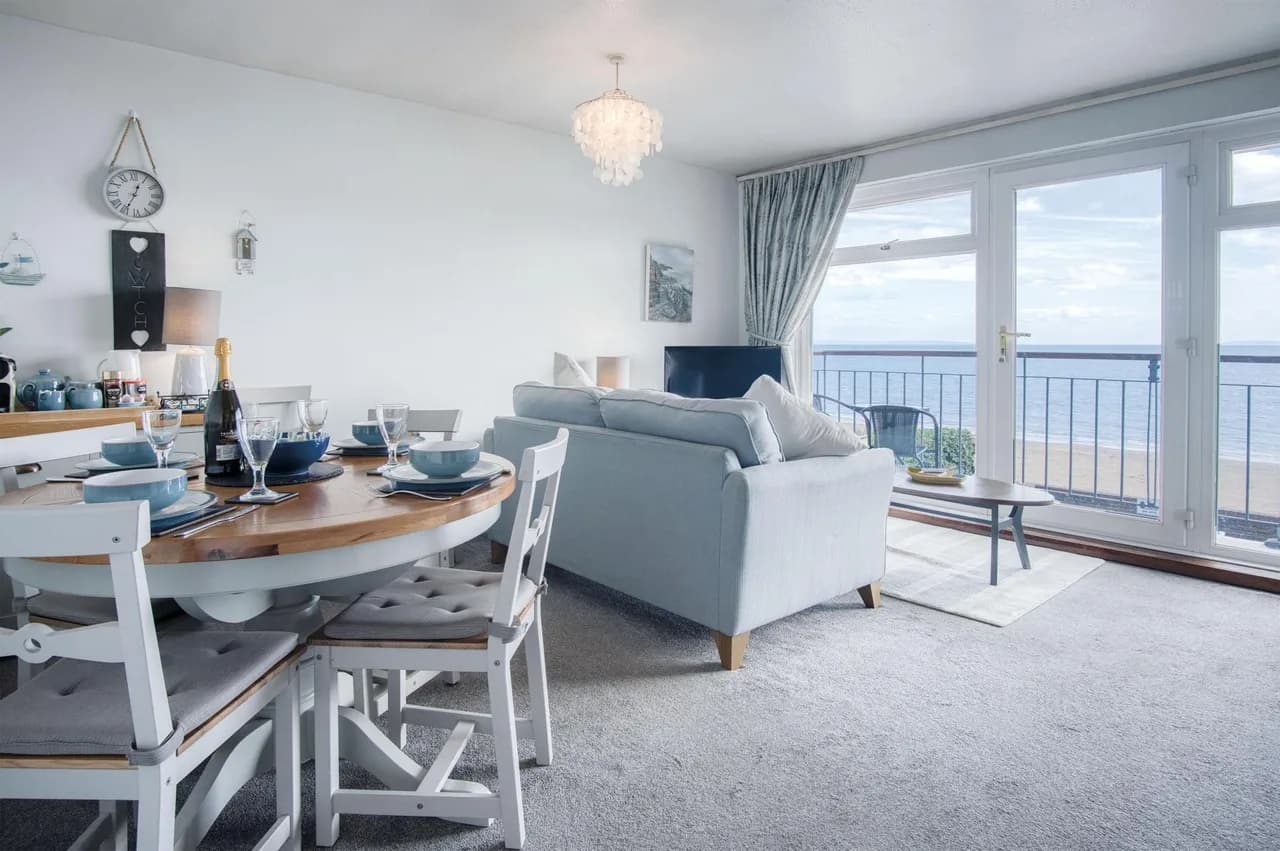 Ocean View Two Bedroom Apartment in Saundersfoot photo 2