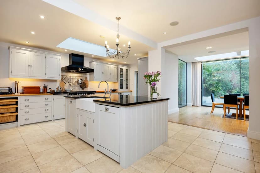 Elegant Three Bedroom Retreat in England