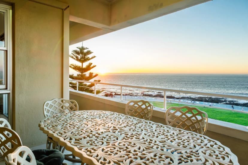 Stunning 3-Bedroom Sea Point Retreat Marin