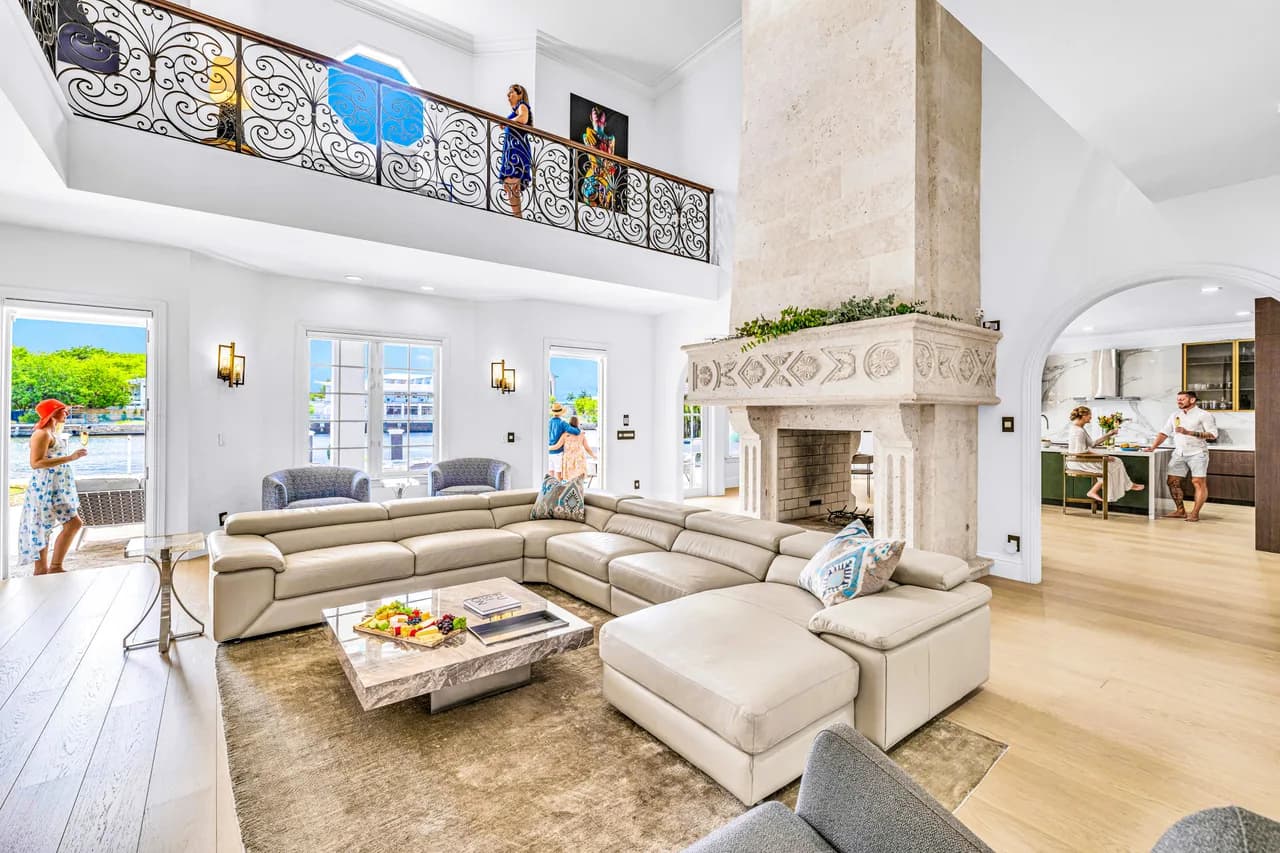 Waterfront Eight-Bedroom Villa in Fort Lauderdale photo 2