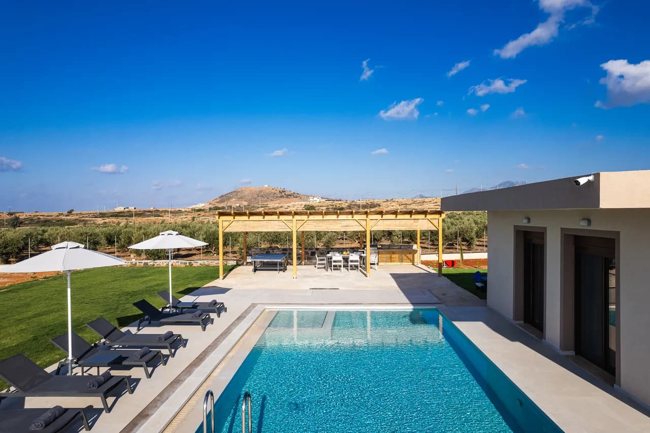Terrace Three-Bedroom Villa in Rethimno photo 2