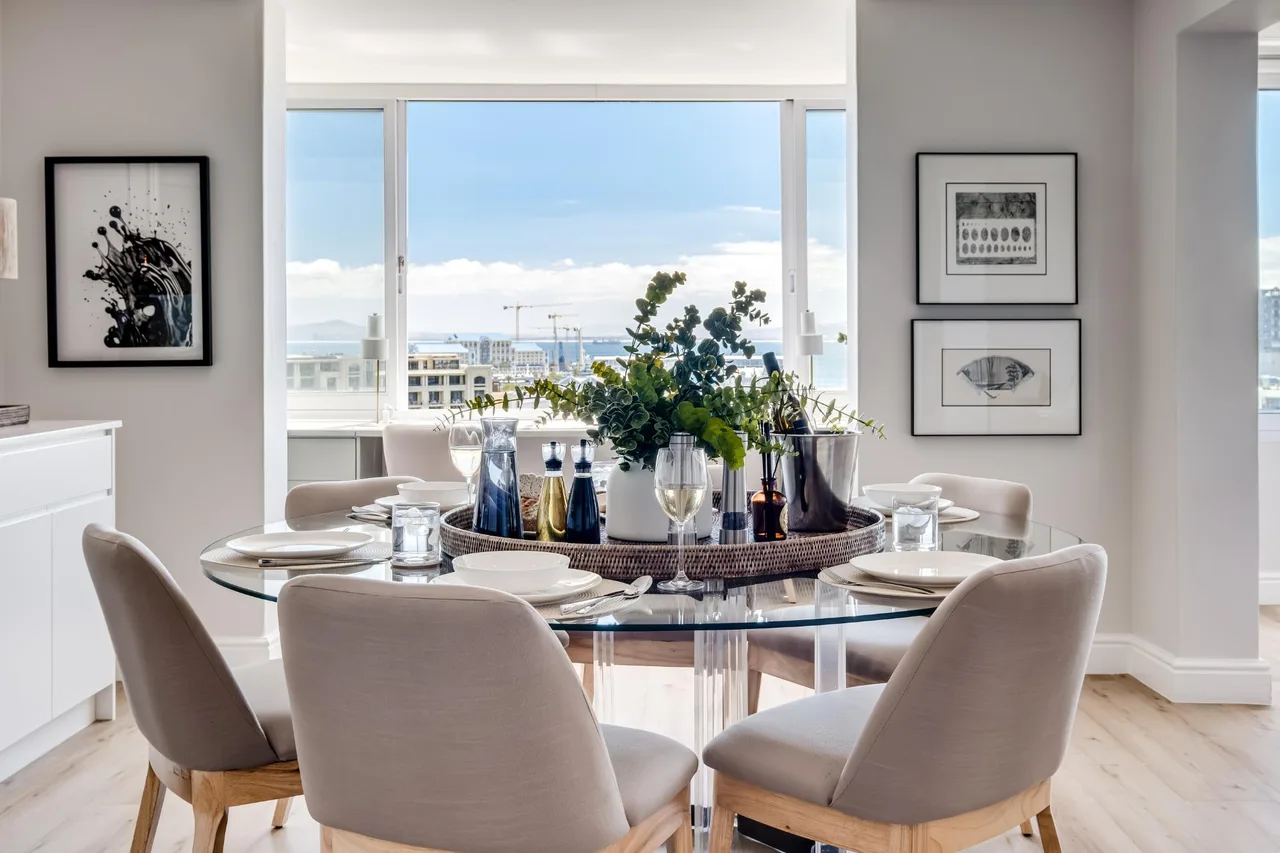 Charming Two Bedroom Apartment in Cape Town photo 3