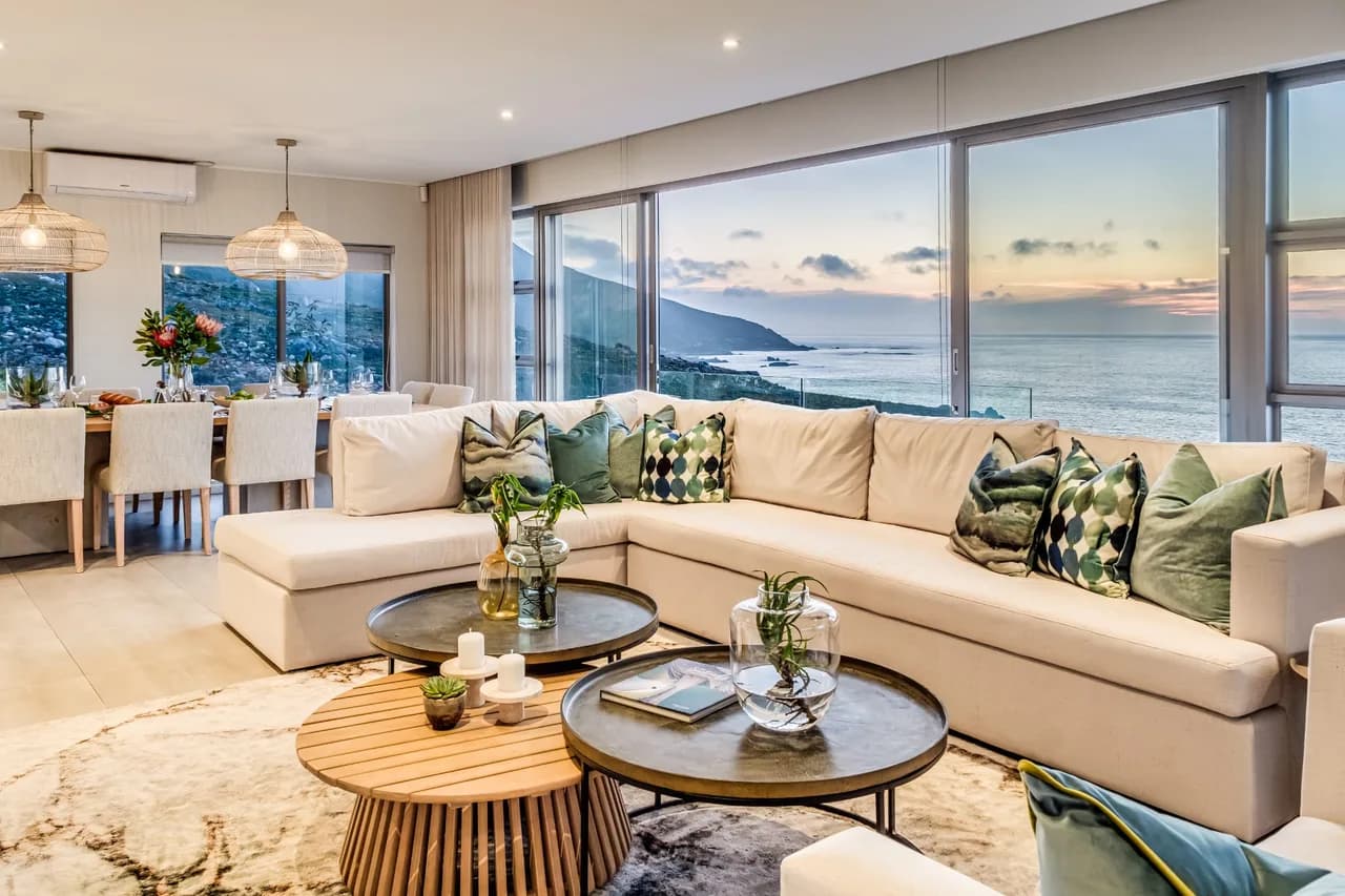 Coastal Six-Bedroom Villa in Cape Town photo 3