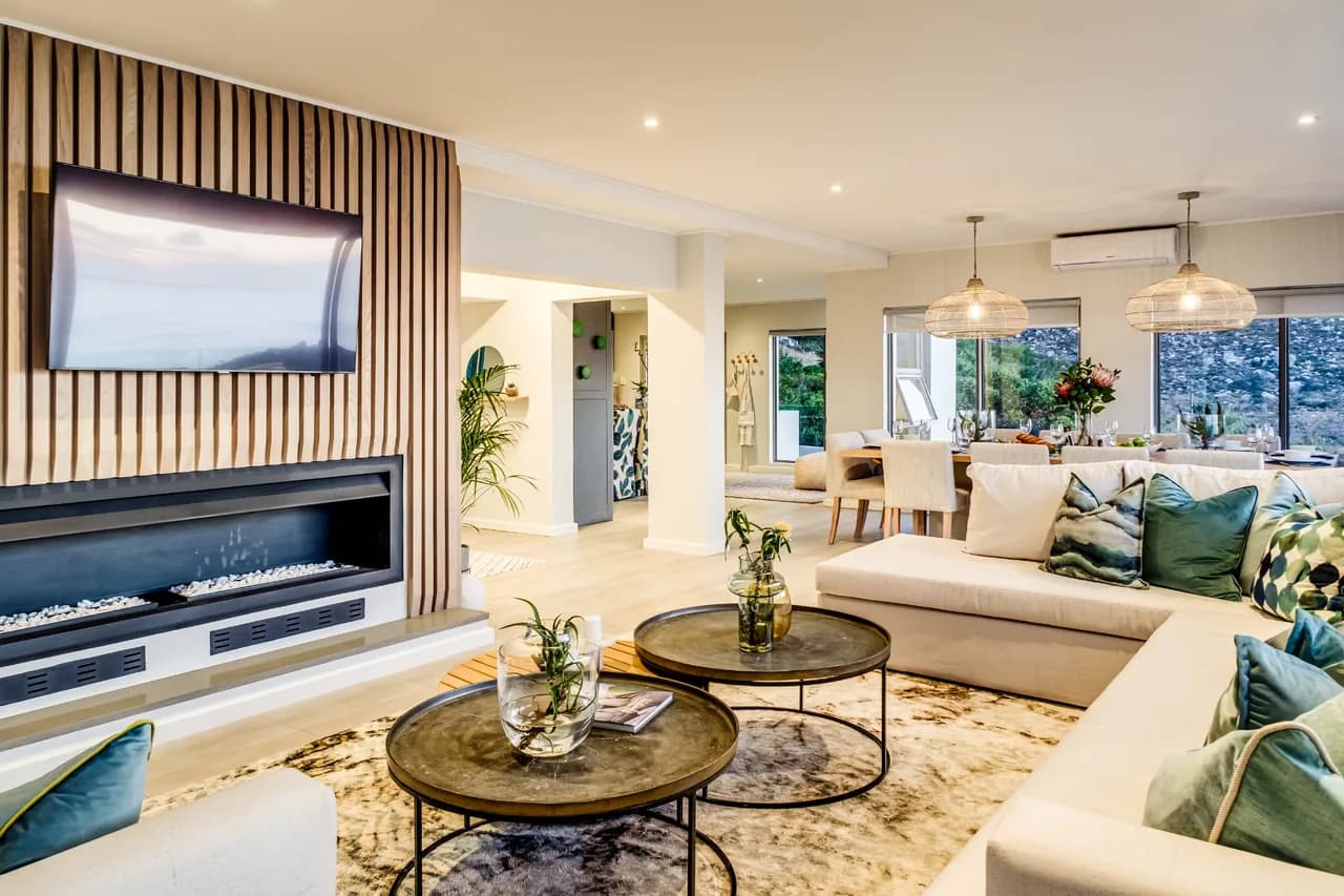 Coastal Six-Bedroom Villa in Cape Town photo 4