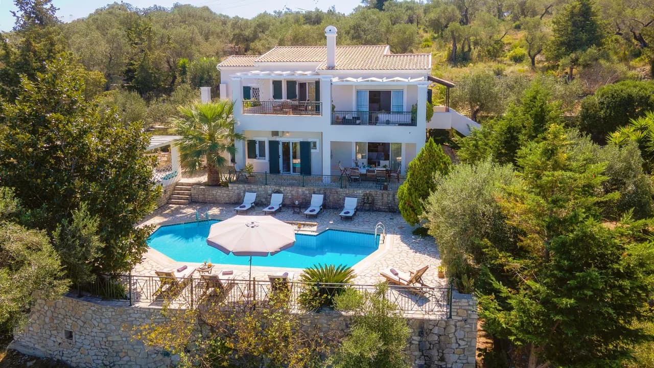 Mountain-View Five-Bedroom Villa in Paxi photo 2