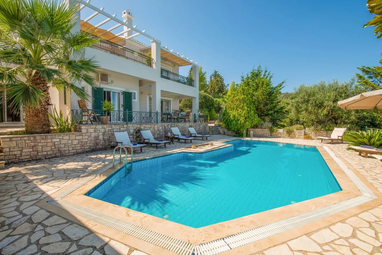Mountain-View Five-Bedroom Villa in Paxi photo 3