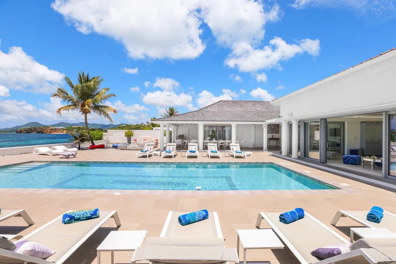 Beachfront Privacy Villa in Terres Basses photo 4