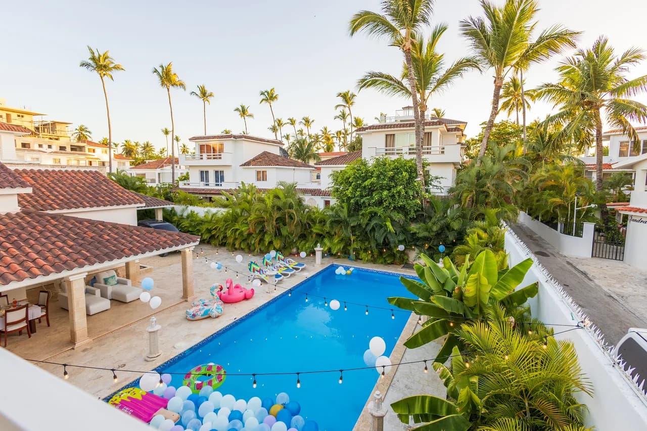 Beachfront Eight Bedroom Villa in Bavaro photo 2