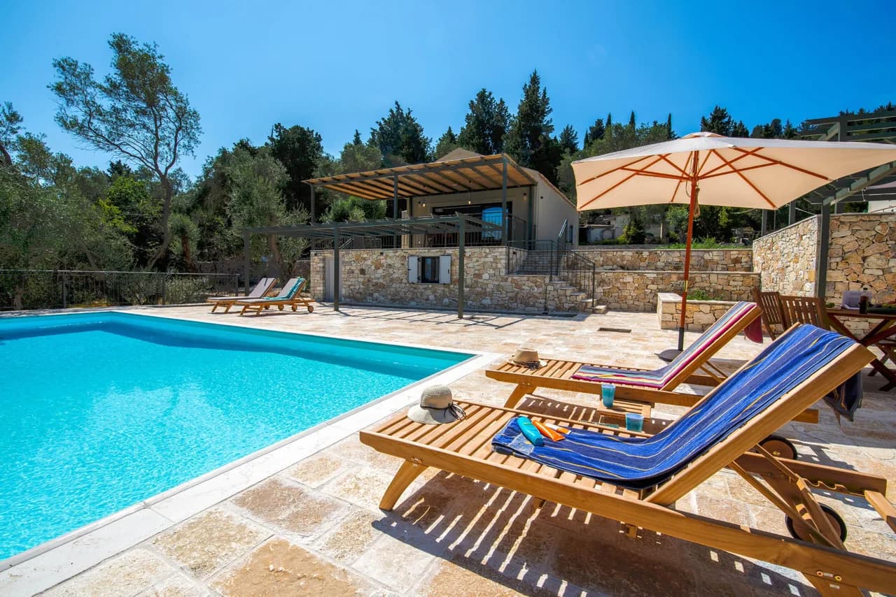 Mountain View One Bedroom Villa in Paxi photo 3
