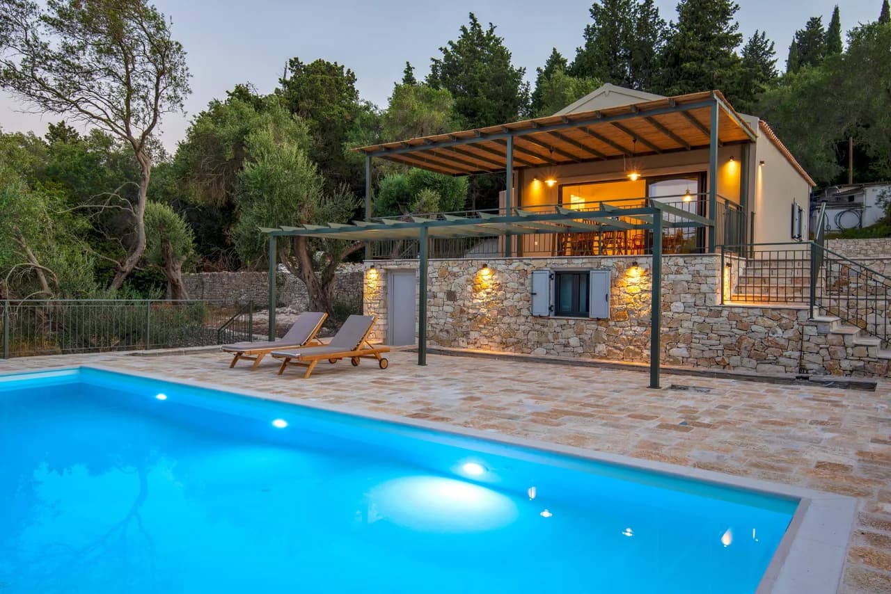 Mountain View One Bedroom Villa in Paxi photo 4