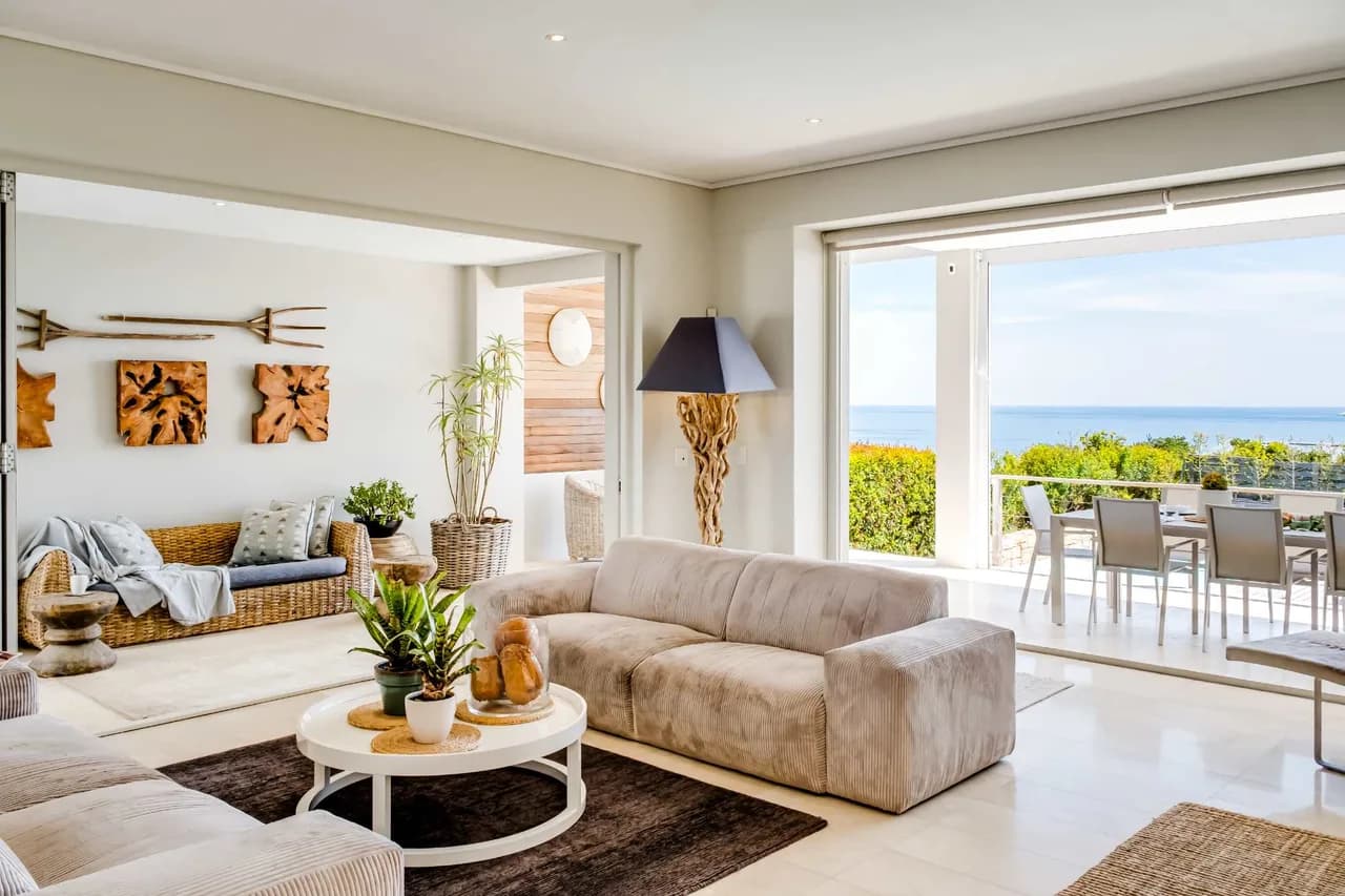 Family-Friendly Villa with Pool in Camps Bay photo 2