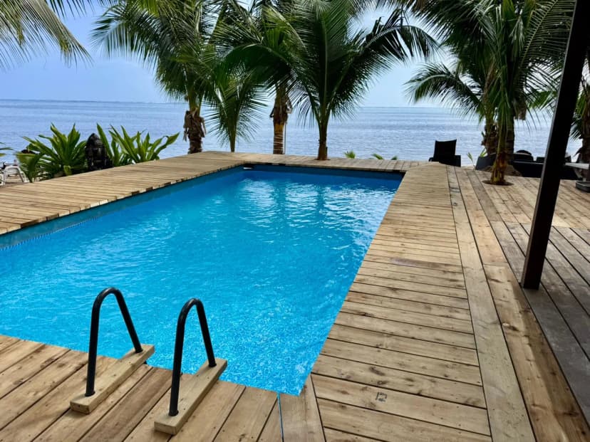 Fare Oaoa · on the Haapiti surf pass, sleeps 4