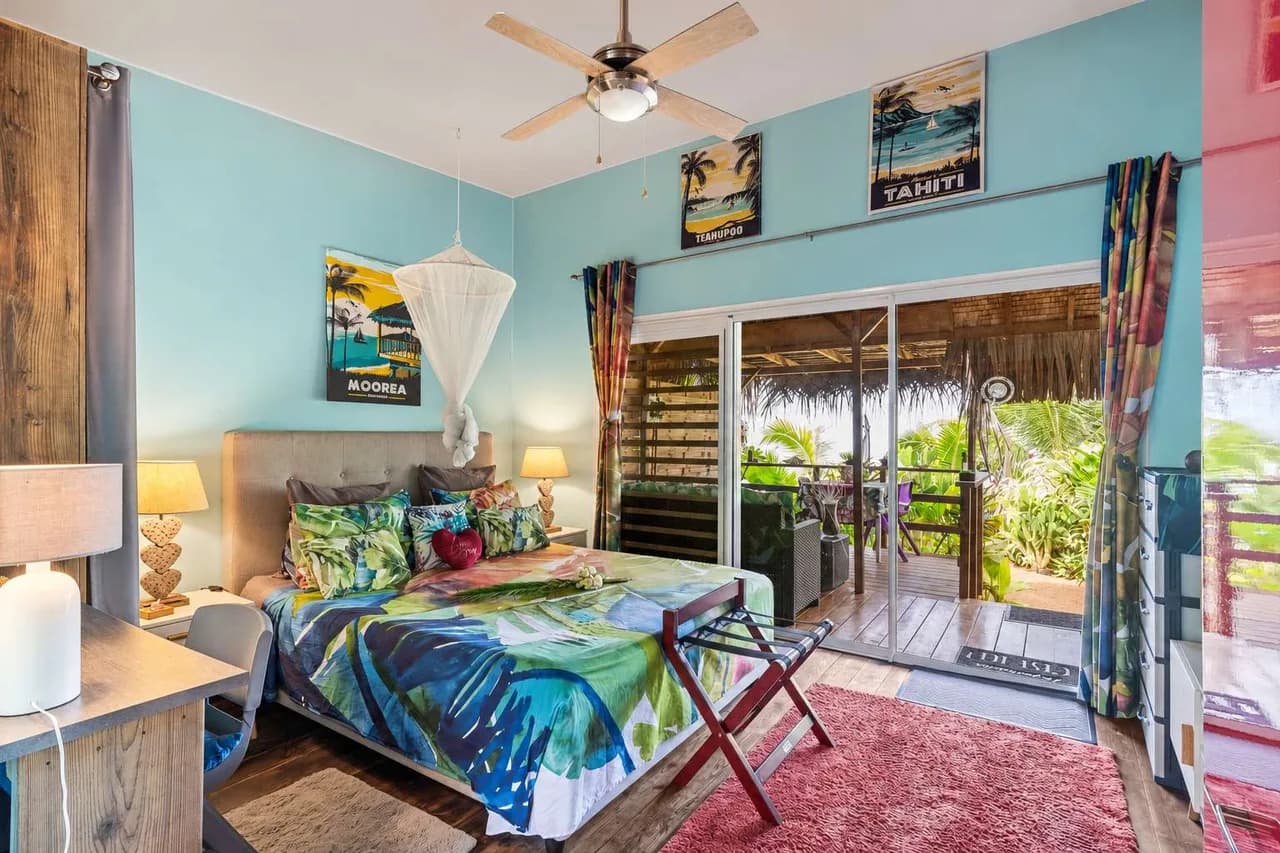 Beachfront One Bedroom Villa in Haapiti Moorea photo 2